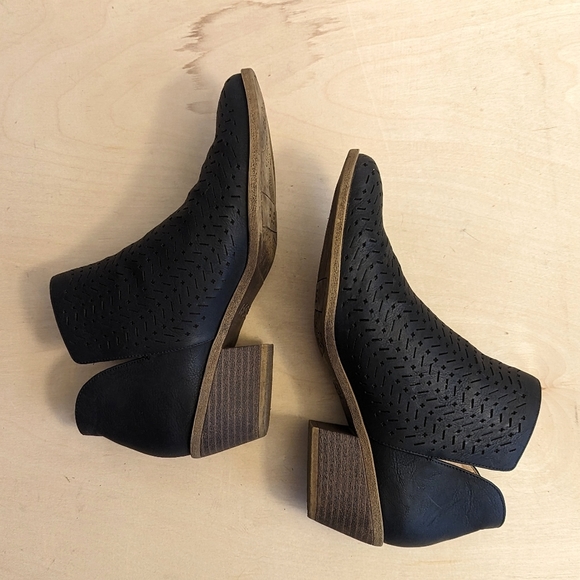 LifeStride Payton Ankle Boot - Picture 11 of 13